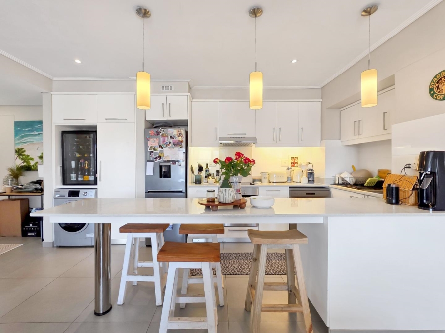2 Bedroom Property for Sale in Vredehoek Western Cape